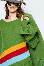 Winterkollektion 2020/21 Pullover Holly - figurnahe Silhouette - Trompetenärmel in Rippenstrick-Optik, Schal mit langen Fransen mit dem perfekten „Wohlfühl-Look“ exklusiv + dezent